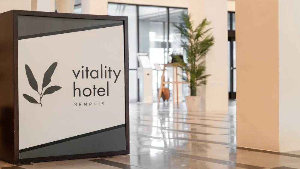 Self check-in hotel in Memphis without reception for privacy - Entrance to the Memphis Vitality Hotel